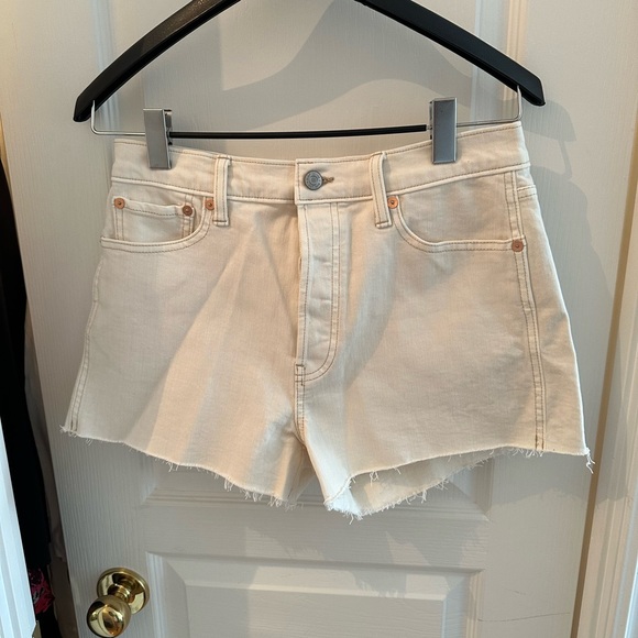 Gap Denim Shorts Off-white Size 29 - Picture 1 of 4